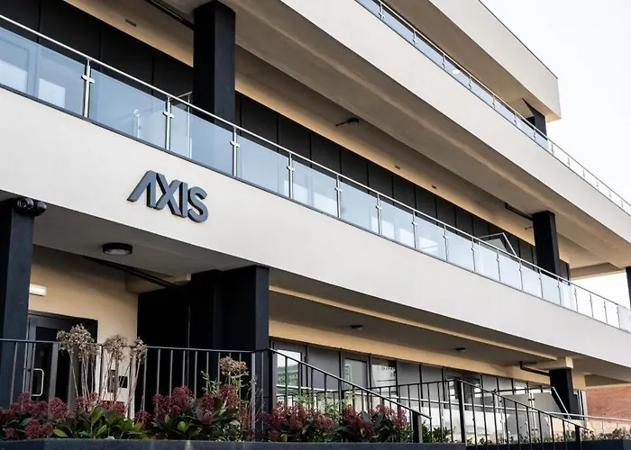 Spacious 2-bed Apartment, Free Parking & Contractor Friendly Leeds (West Yorkshire)